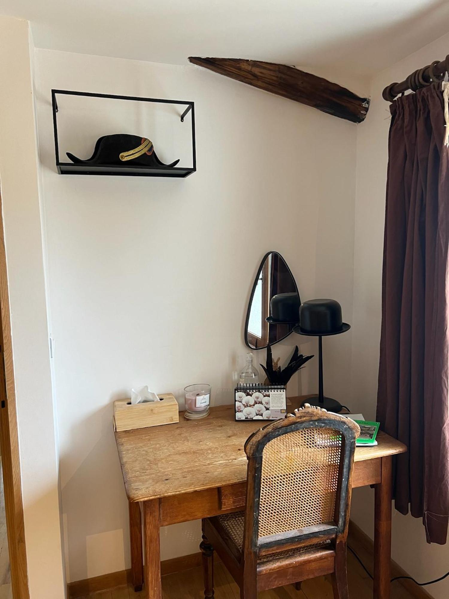 Les Garennes Hotel Saint-Uze Luaran gambar