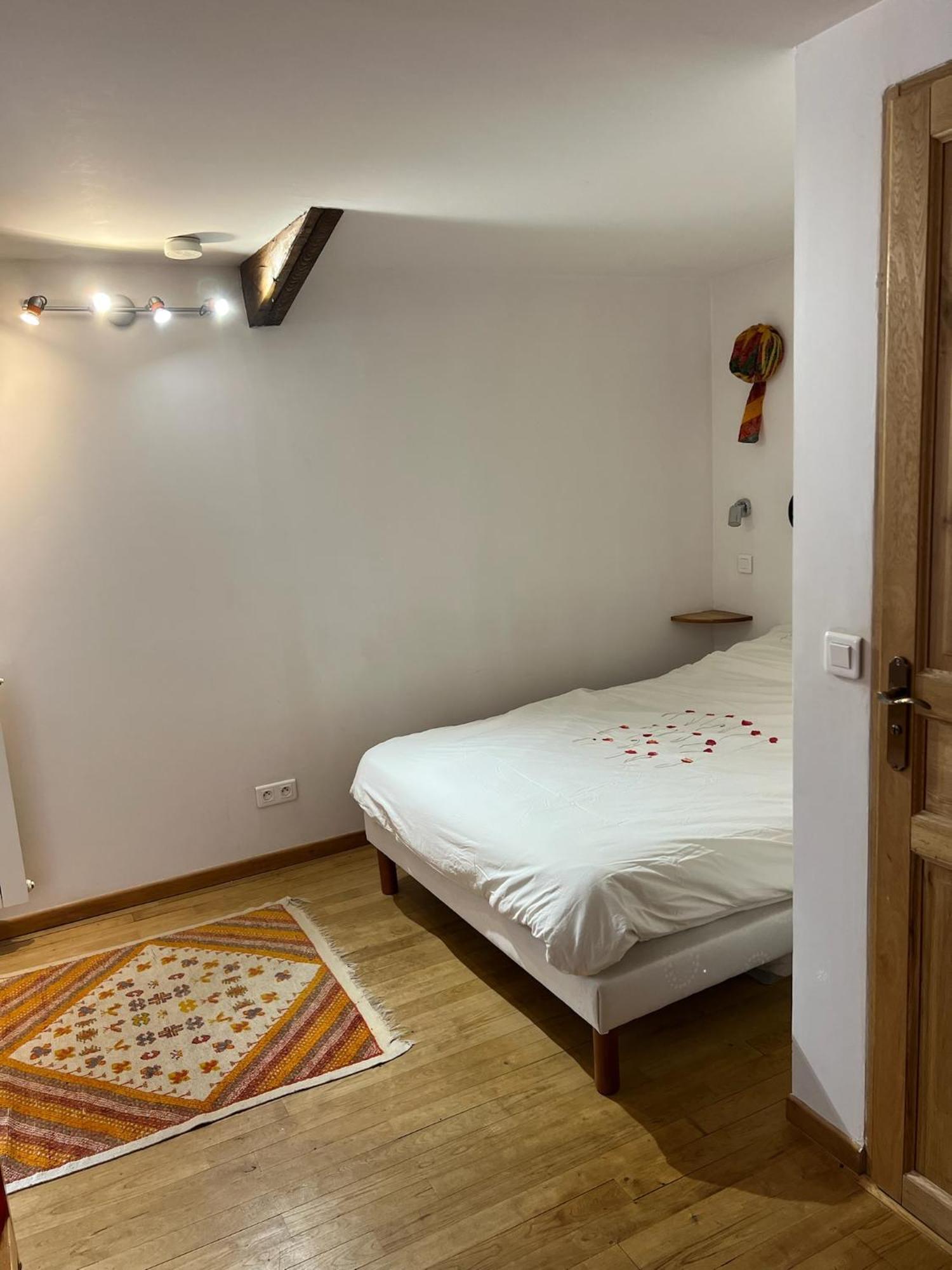 Les Garennes Hotel Saint-Uze Luaran gambar