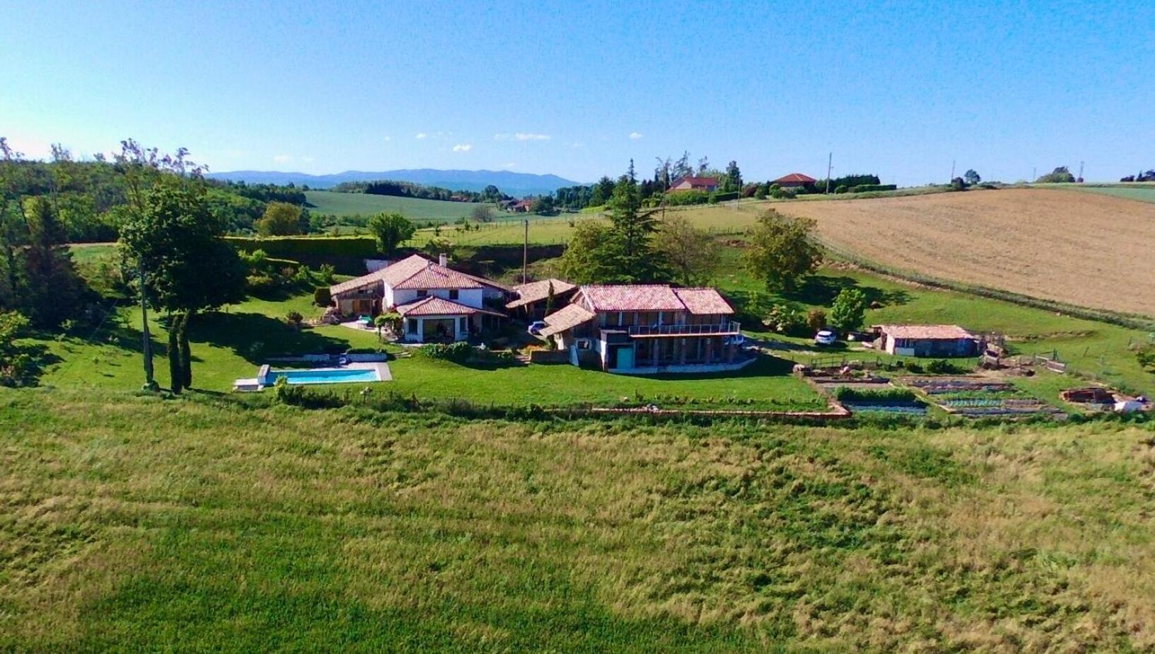 Les Garennes Hotel Saint-Uze Luaran gambar