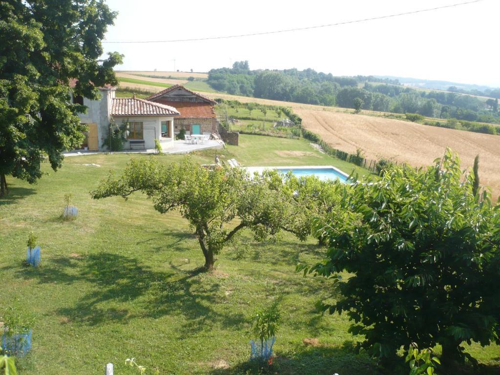 Les Garennes Hotel Saint-Uze Luaran gambar